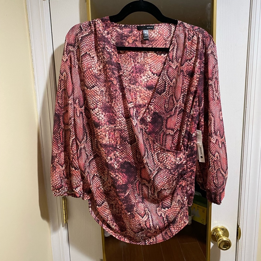 NWT Aqua Brand Women’s Pink Snake Skin Print Blouse Size Large